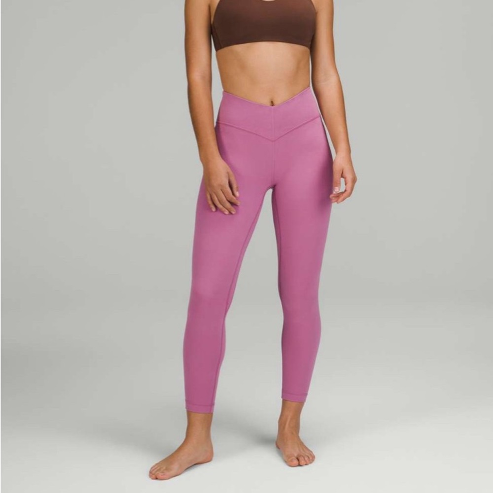 good as new Lululemon Align V-Waist leggings in Velvet Dust!